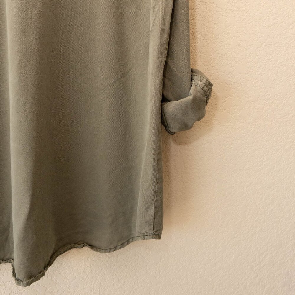 Social Standard Sanctuary M Olive 100% Tencel Roll Tab Button Shirt - Picture 10 of 12